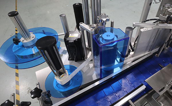 全自动搓滚圆瓶贴标机卡顿故障的快速解决方法